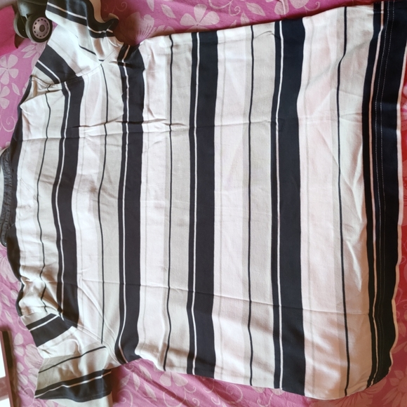 Tommy Hilfiger Tshirt - Picture 6 of 12